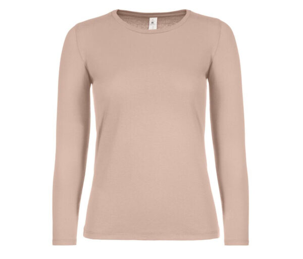 Ceci est un tee shirt manche longue pour femme de couleur millennial pink.