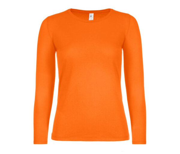 Ceci est un tee shirt manche longue pour femme de couleur orange.